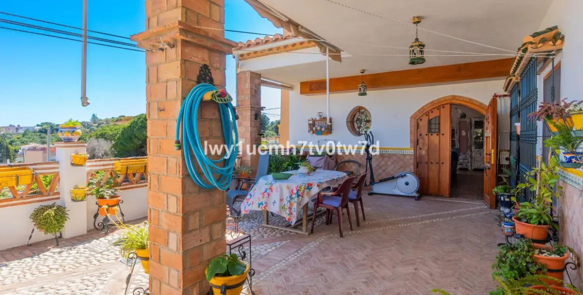 Продажа  отдельно стоящей виллы в Torremolinos 16