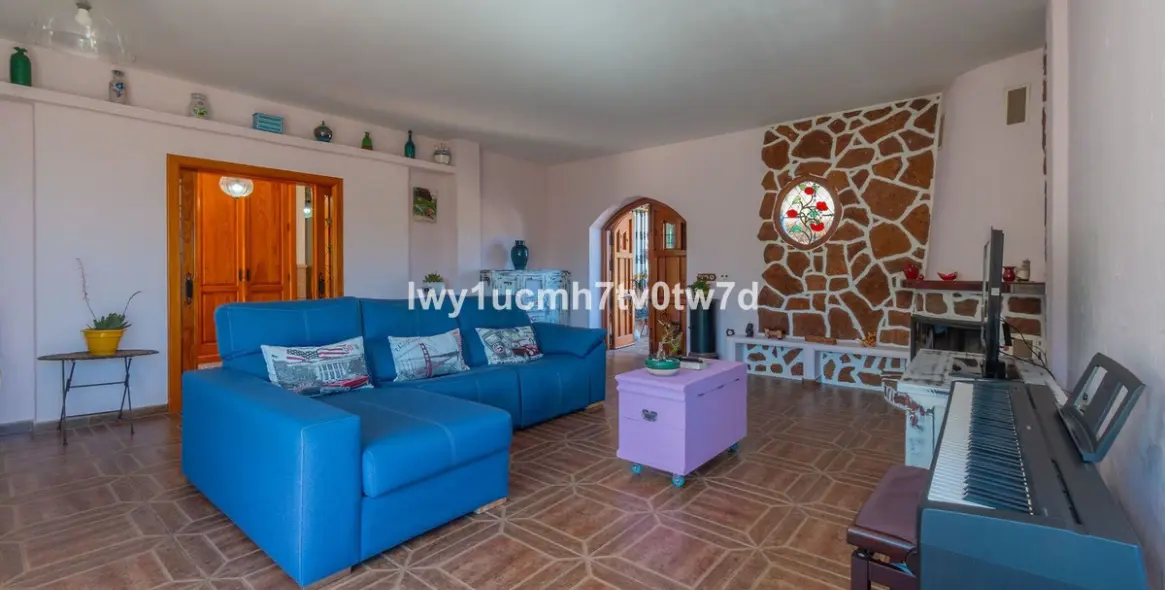 Продажа  отдельно стоящей виллы в Torremolinos 18