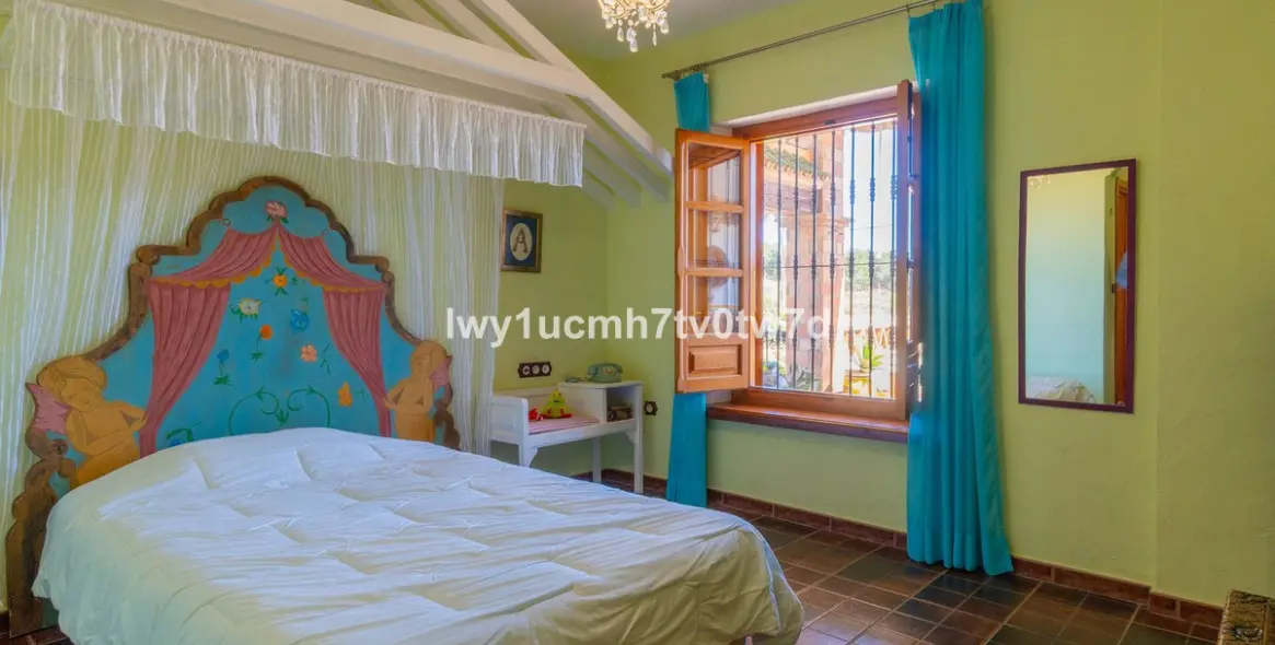 Продажа  отдельно стоящей виллы в Torremolinos 24