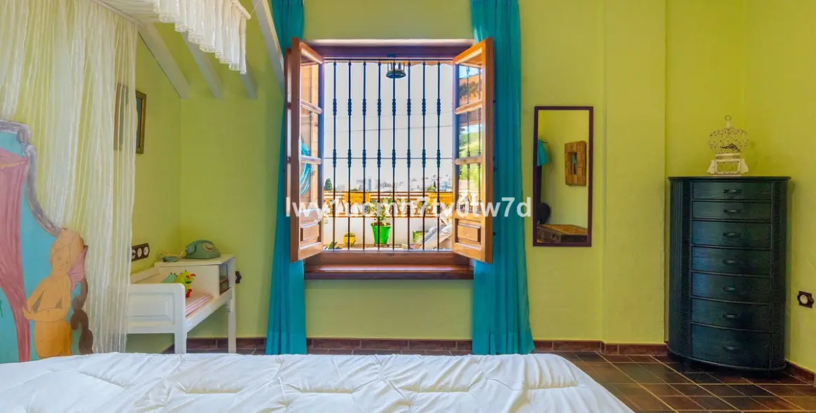 Продажа  отдельно стоящей виллы в Torremolinos 26