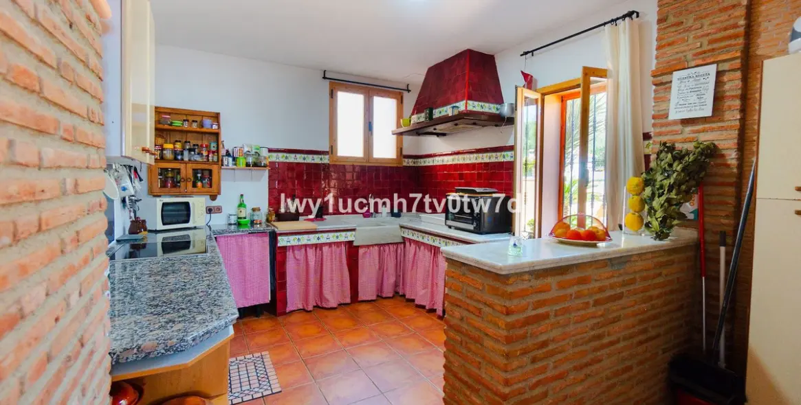 Продажа  отдельно стоящей виллы в Torremolinos 30