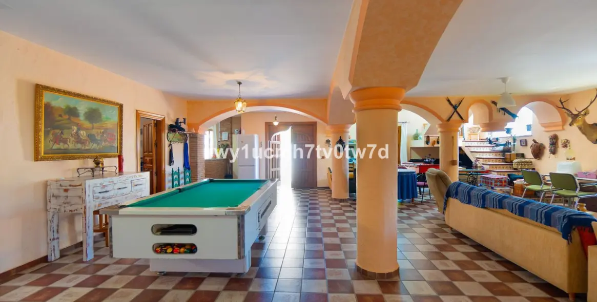 Продажа  отдельно стоящей виллы в Torremolinos 34