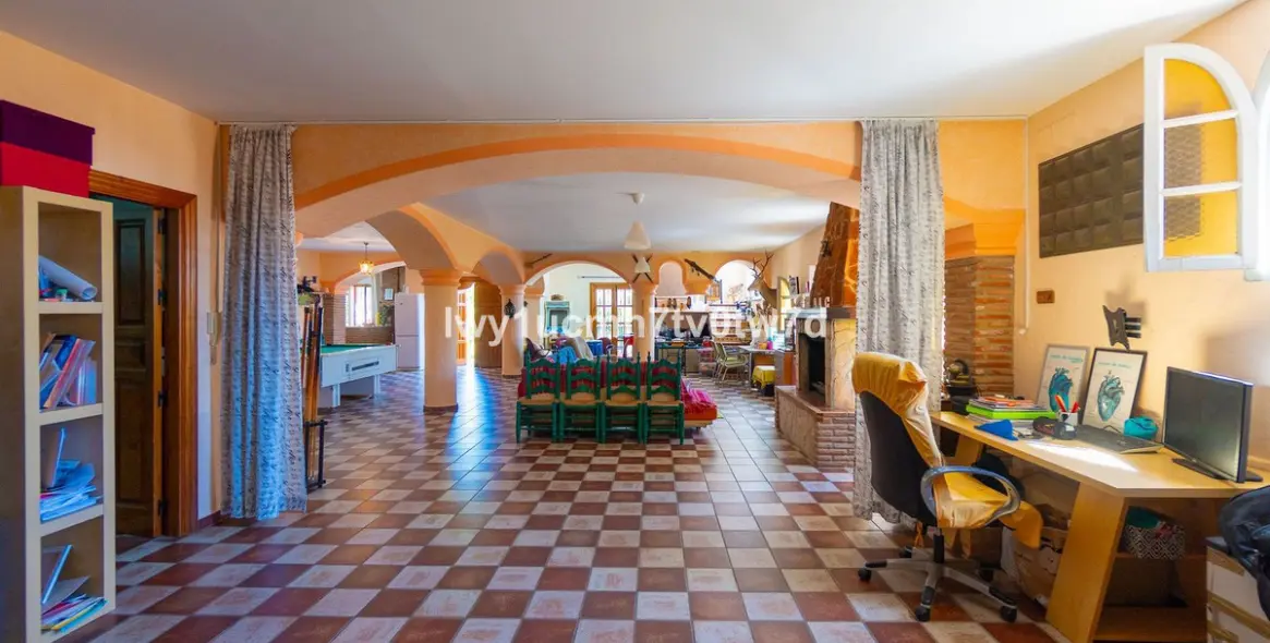 Продажа  отдельно стоящей виллы в Torremolinos 35