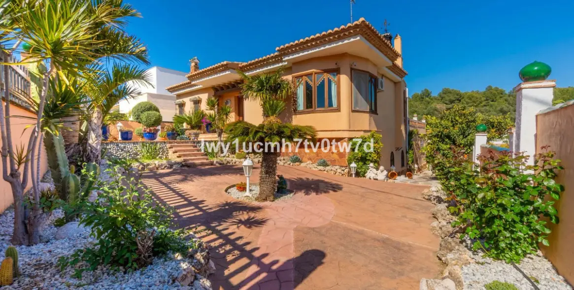 Продажа  отдельно стоящей виллы в Torremolinos 37