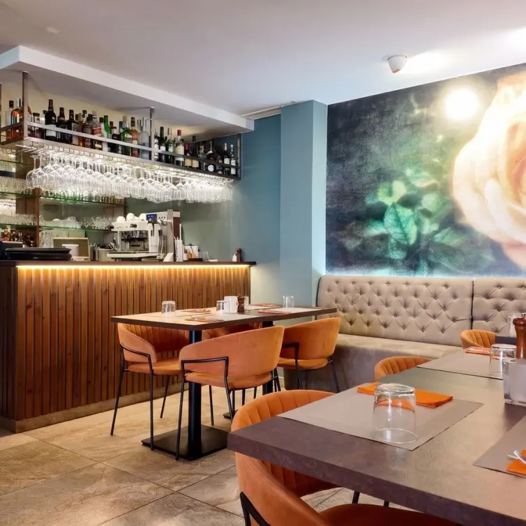 Sale of restaurant in La Duquesa