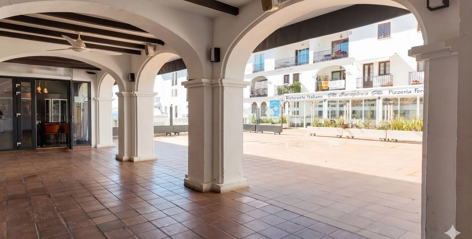 Продажа ресторана в La Duquesa 17