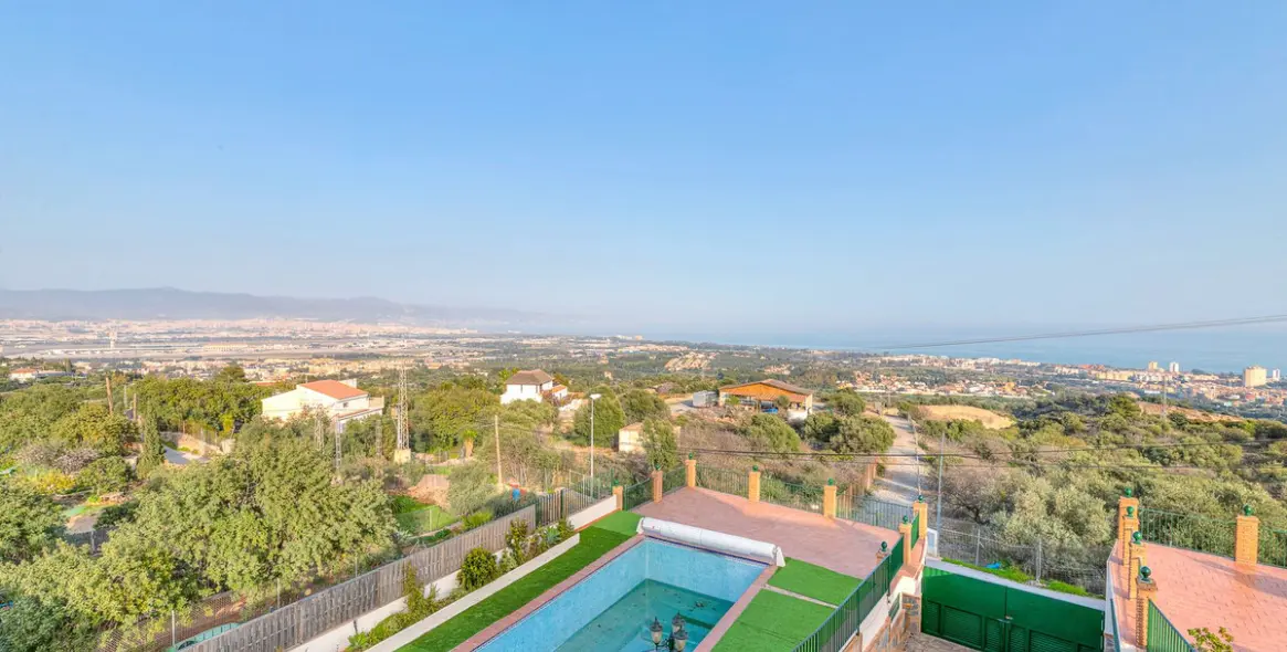 Sale of detached villa in Churriana 3