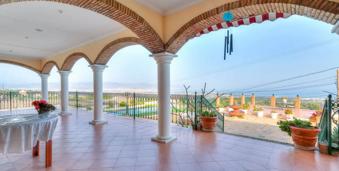 Sale of detached villa in Churriana 4