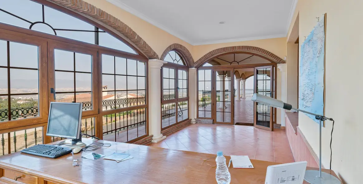 Sale of detached villa in Churriana 7