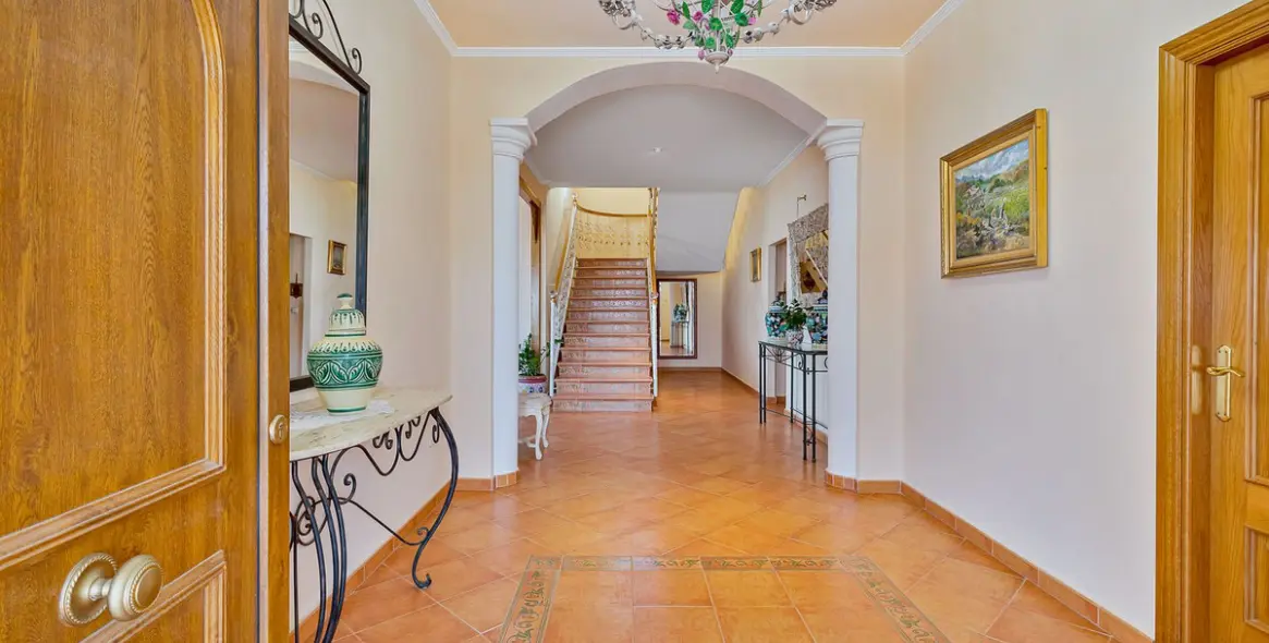 Sale of detached villa in Churriana 8