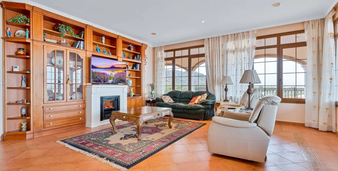 Sale of detached villa in Churriana 10