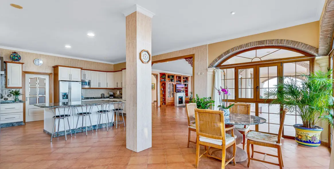 Sale of detached villa in Churriana 13