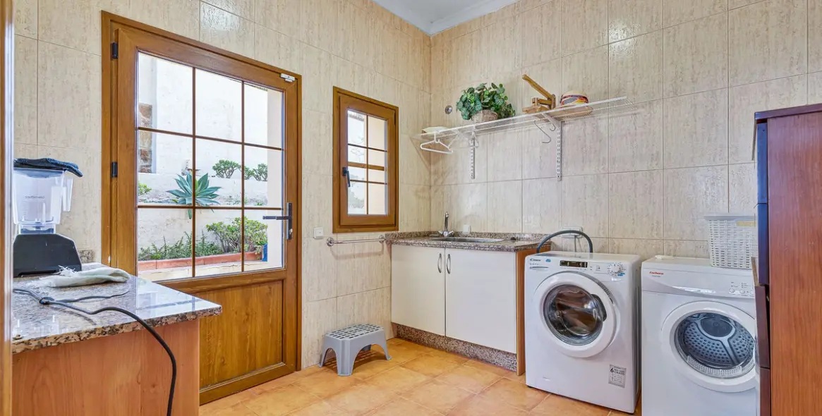 Sale of detached villa in Churriana 14