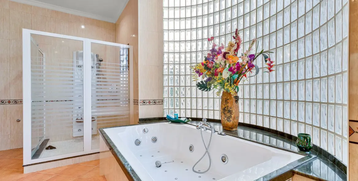 Sale of detached villa in Churriana 23