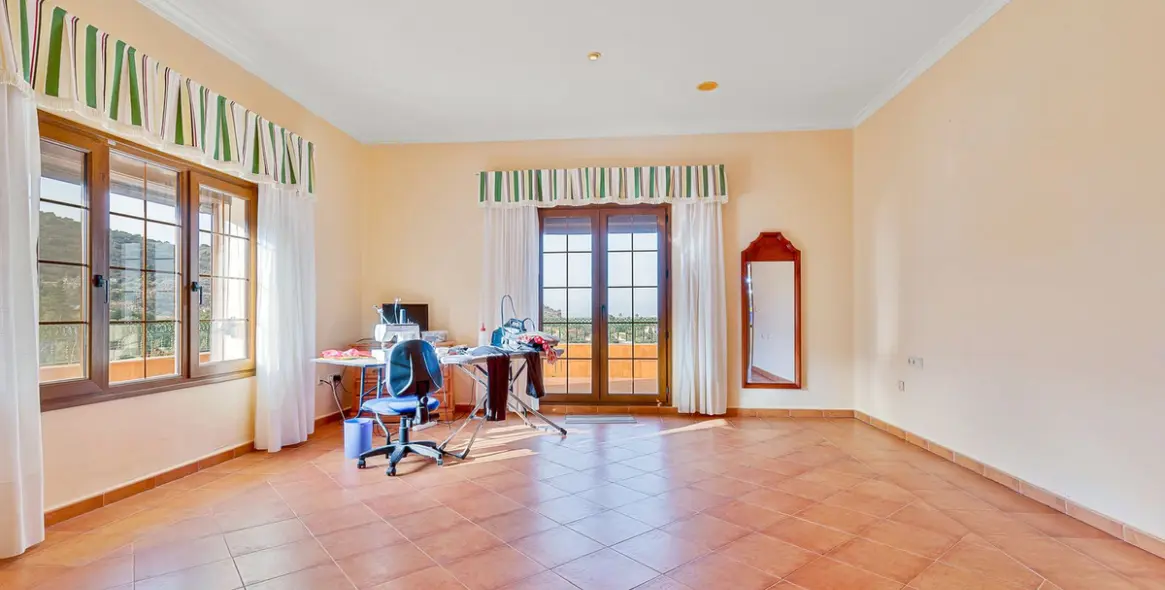 Sale of detached villa in Churriana 27