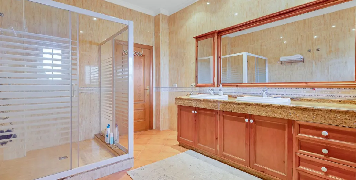 Sale of detached villa in Churriana 30