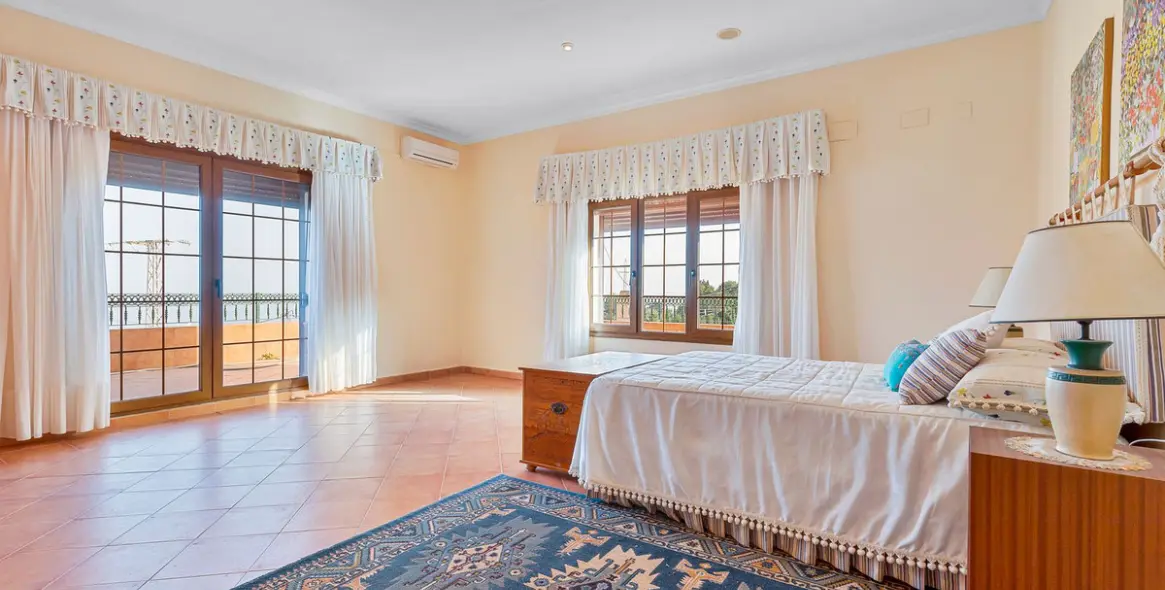 Sale of detached villa in Churriana 31
