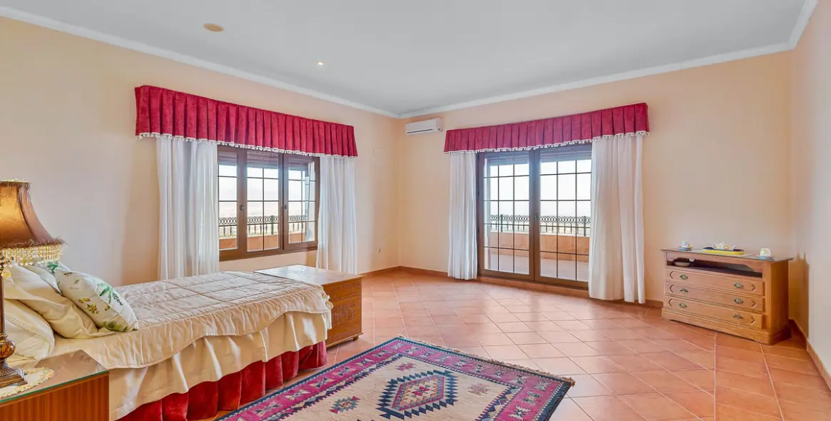 Sale of detached villa in Churriana 33