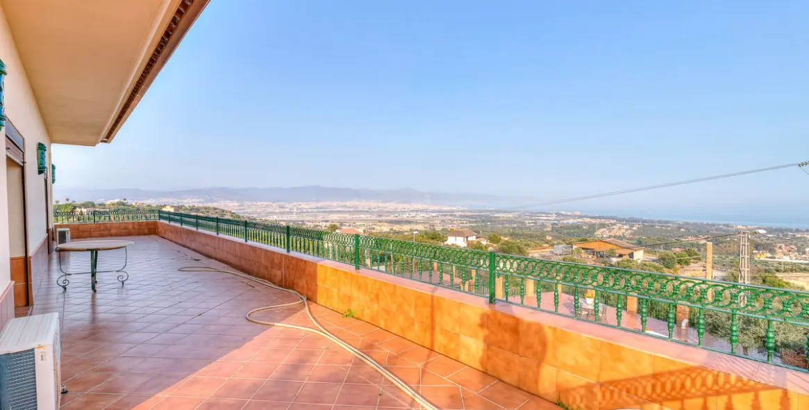 Sale of detached villa in Churriana 35