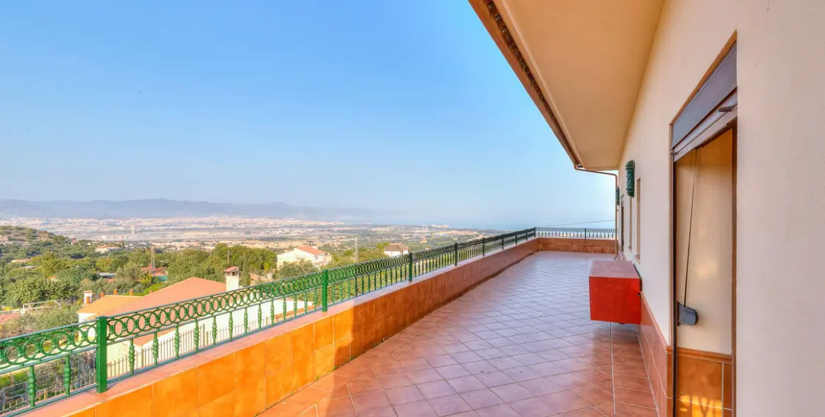 Sale of detached villa in Churriana 43