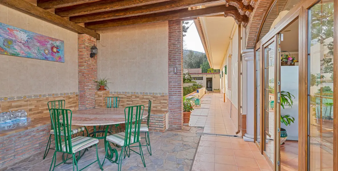 Sale of detached villa in Churriana 46