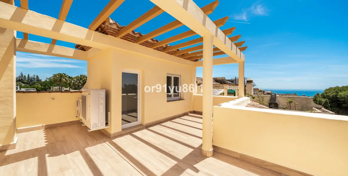 Venta de casa pareada en Nagüeles 2