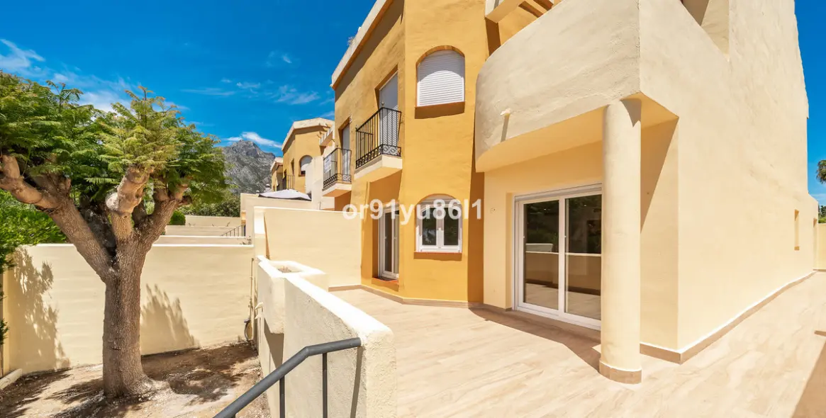 Venta de casa pareada en Nagüeles 23