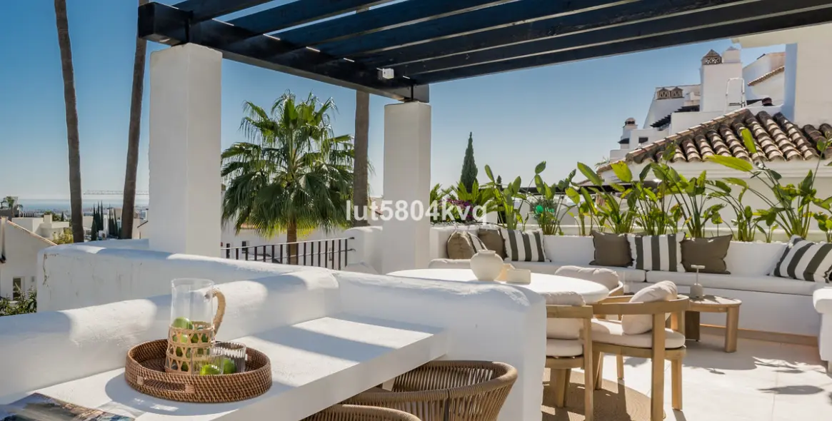 Venta de ático dúplex en Nueva Andalucía 1