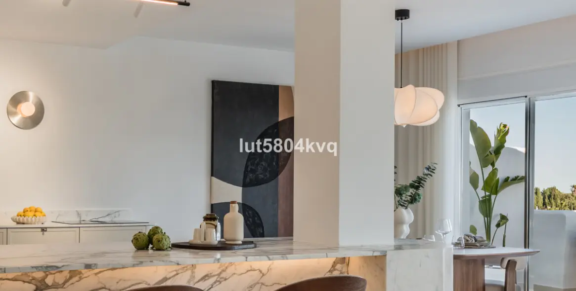 Venta de ático dúplex en Nueva Andalucía 10