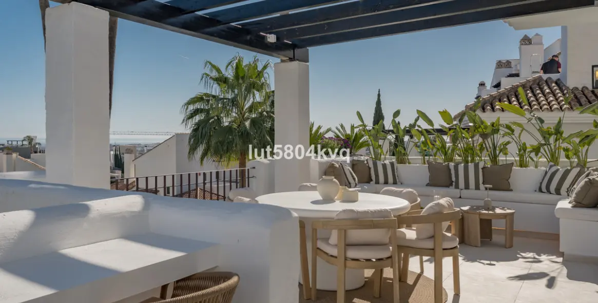 Venta de ático dúplex en Nueva Andalucía 13