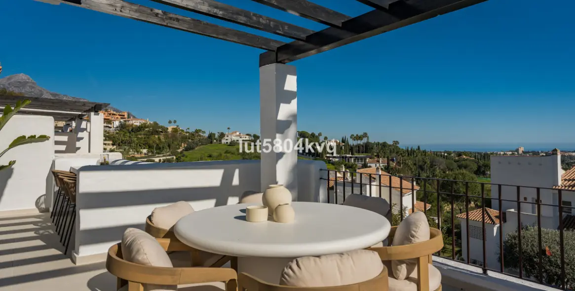 Venta de ático dúplex en Nueva Andalucía 14