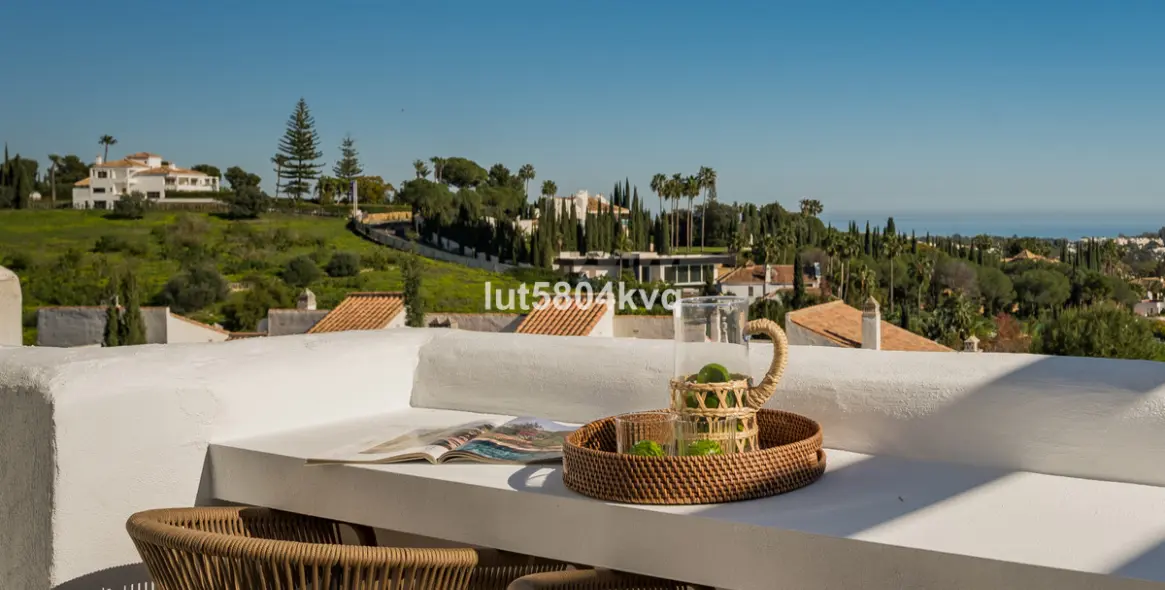 Venta de ático dúplex en Nueva Andalucía 15