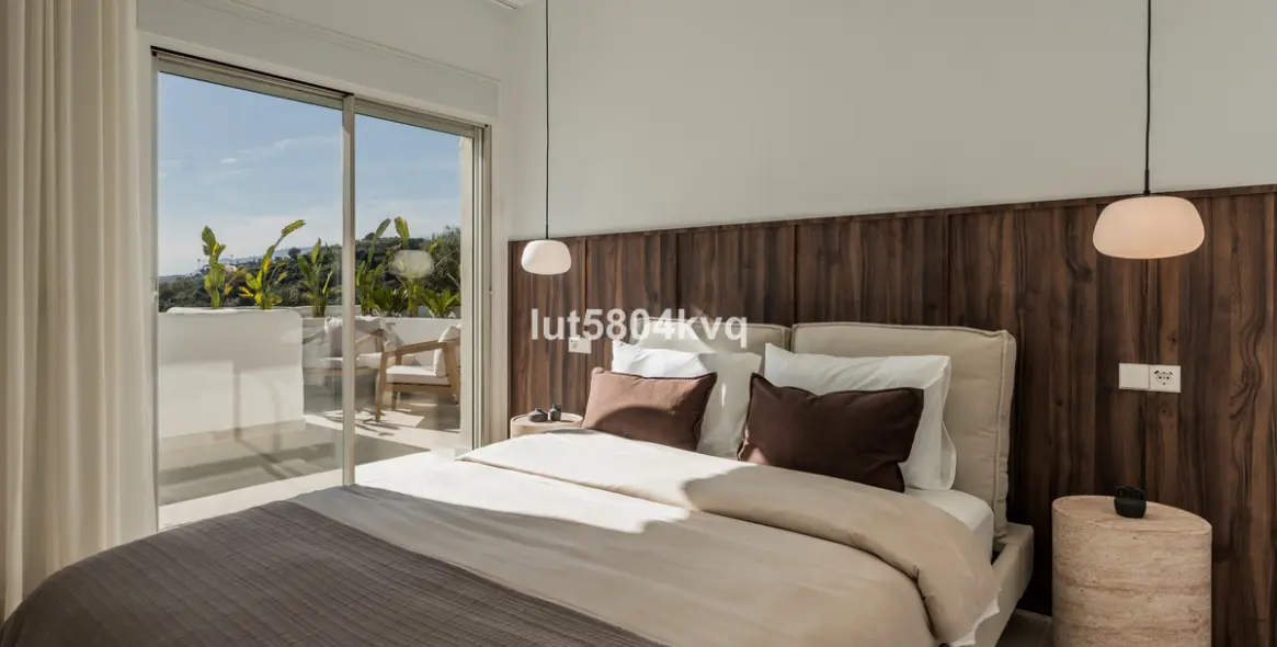Venta de ático dúplex en Nueva Andalucía 17