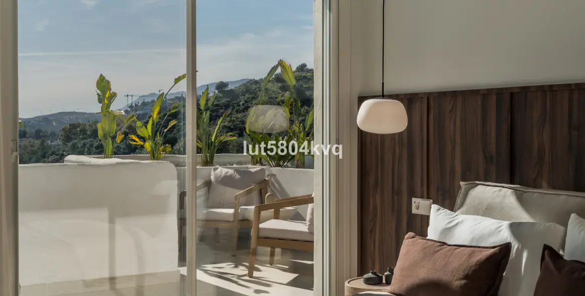 Venta de ático dúplex en Nueva Andalucía 19