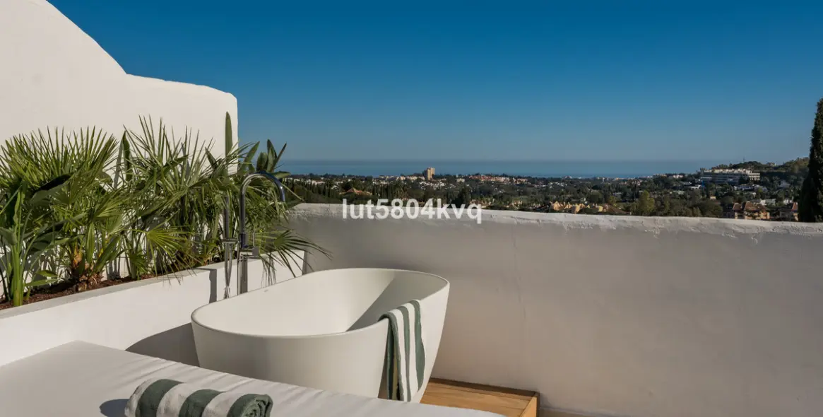 Venta de ático dúplex en Nueva Andalucía 25