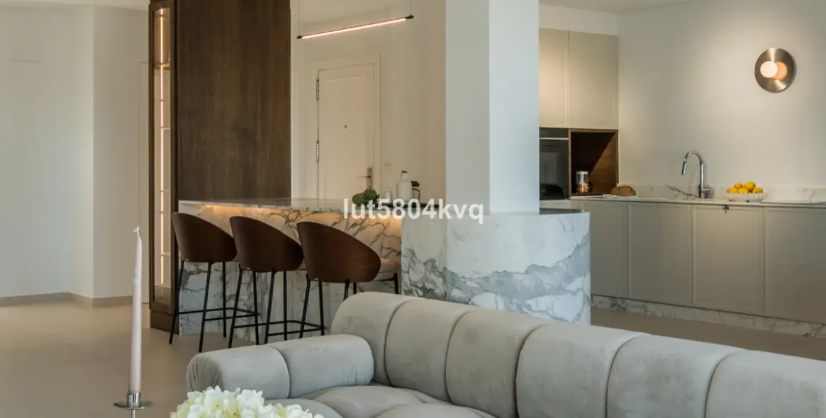 Venta de ático dúplex en Nueva Andalucía 40