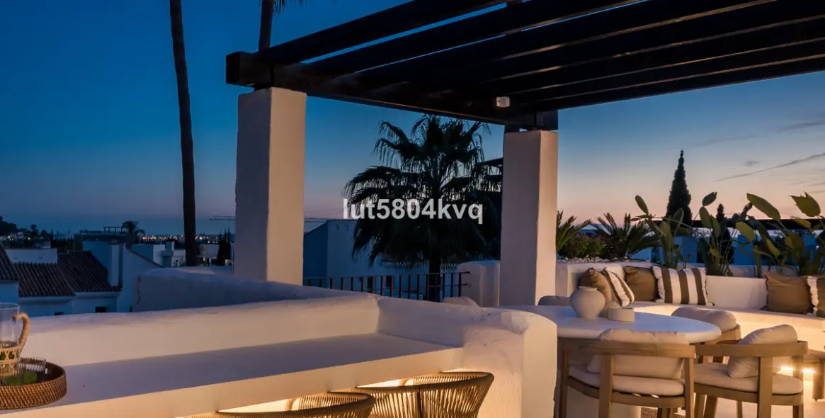 Venta de ático dúplex en Nueva Andalucía 77