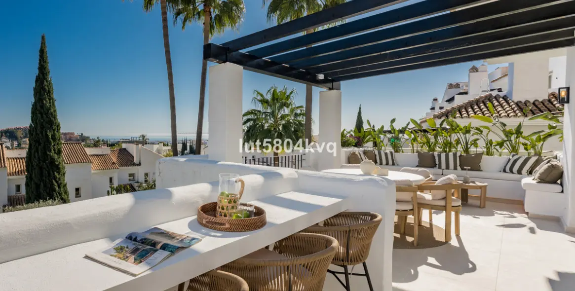 Venta de ático dúplex en Nueva Andalucía 81