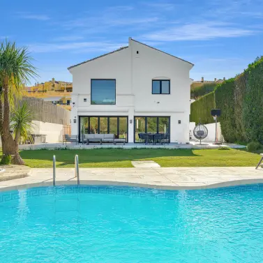 Venta de villa independiente en Guadalmina Alta