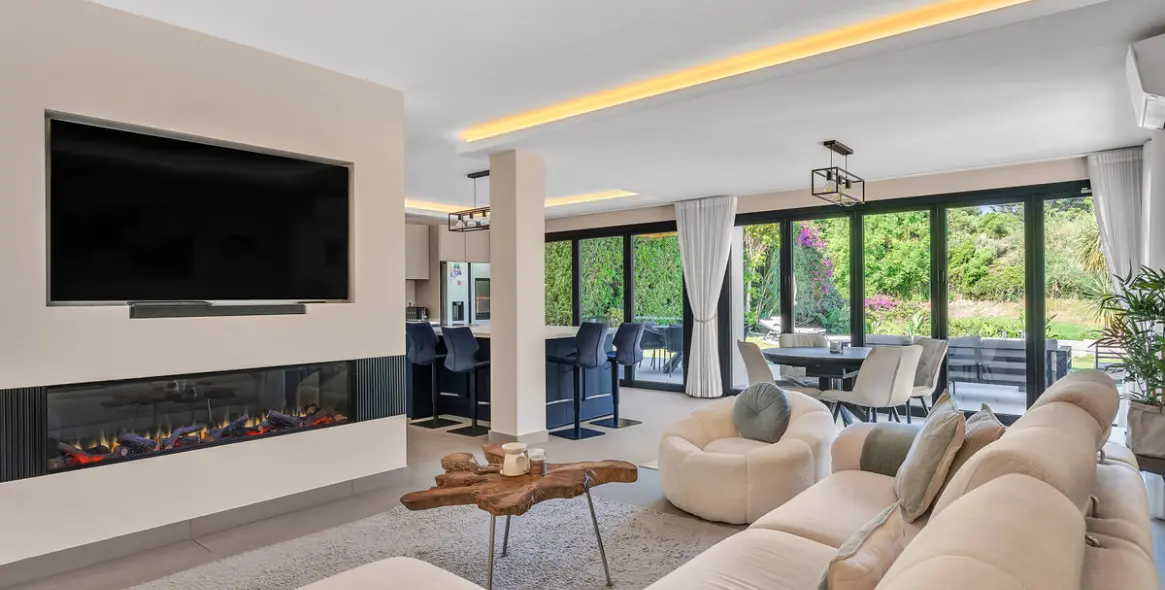 Sale of detached villa in Guadalmina Alta 2