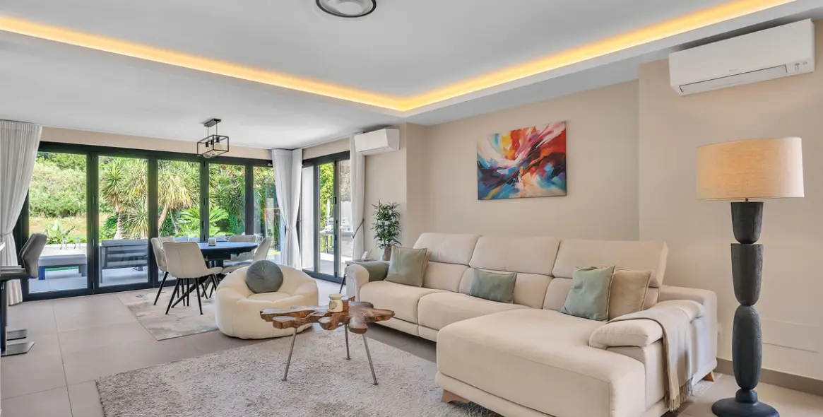 Sale of detached villa in Guadalmina Alta 5