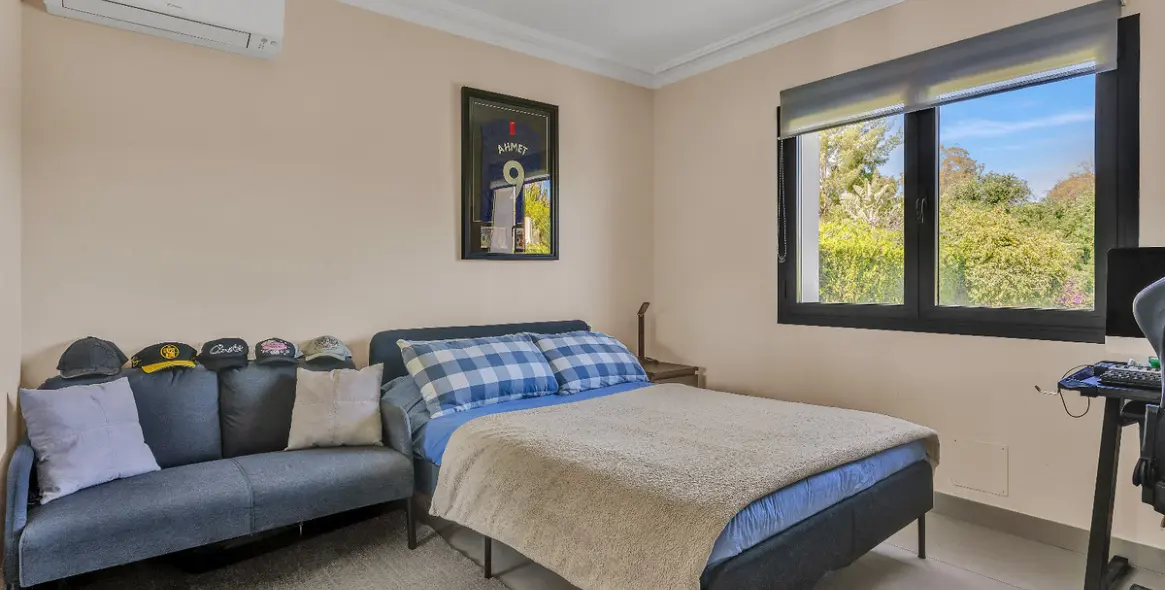 Sale of detached villa in Guadalmina Alta 19