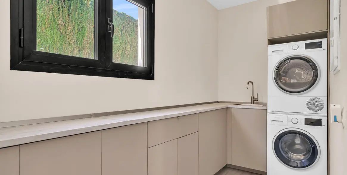Sale of detached villa in Guadalmina Alta 22