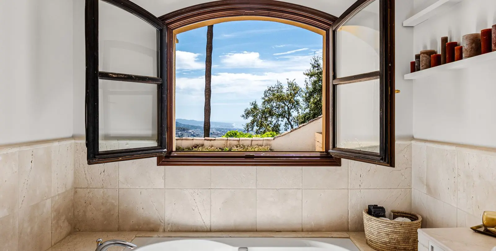 Sale of detached villa in La Zagaleta 22