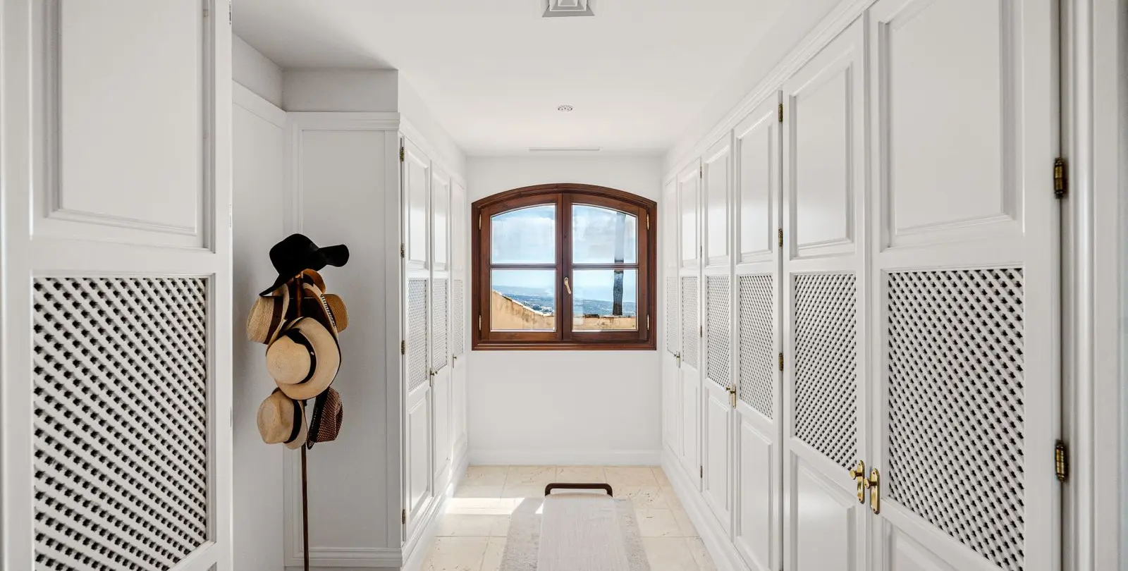 Sale of detached villa in La Zagaleta 24