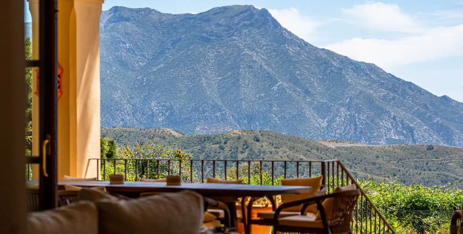 Sale of detached villa in La Zagaleta 36