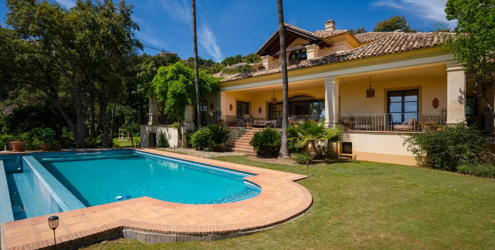 Sale of detached villa in La Zagaleta 40