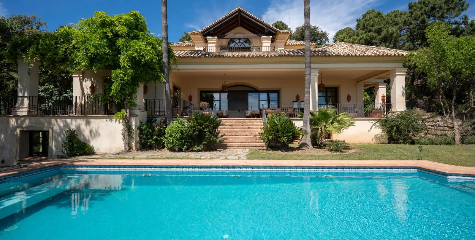 Sale of detached villa in La Zagaleta 43