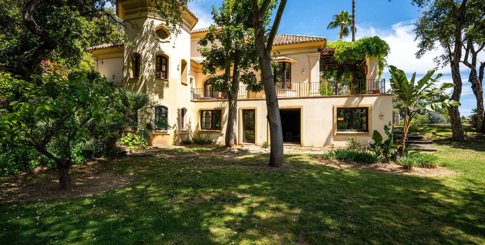 Sale of detached villa in La Zagaleta 46