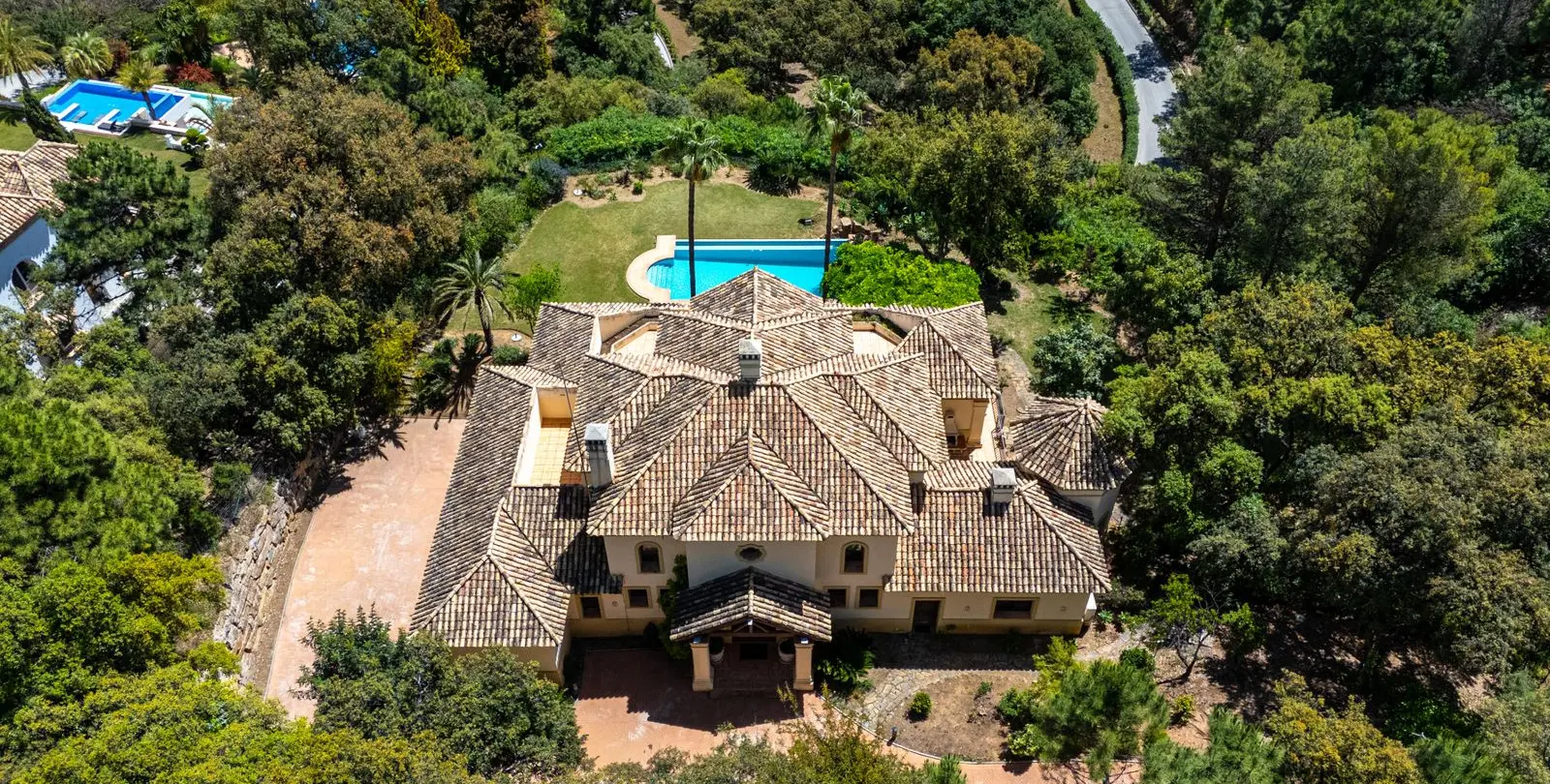 Sale of detached villa in La Zagaleta 53